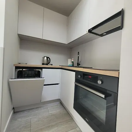 Platinum 2 Apartment *